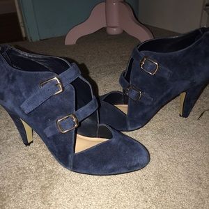 Suede royal blue brand new heels!